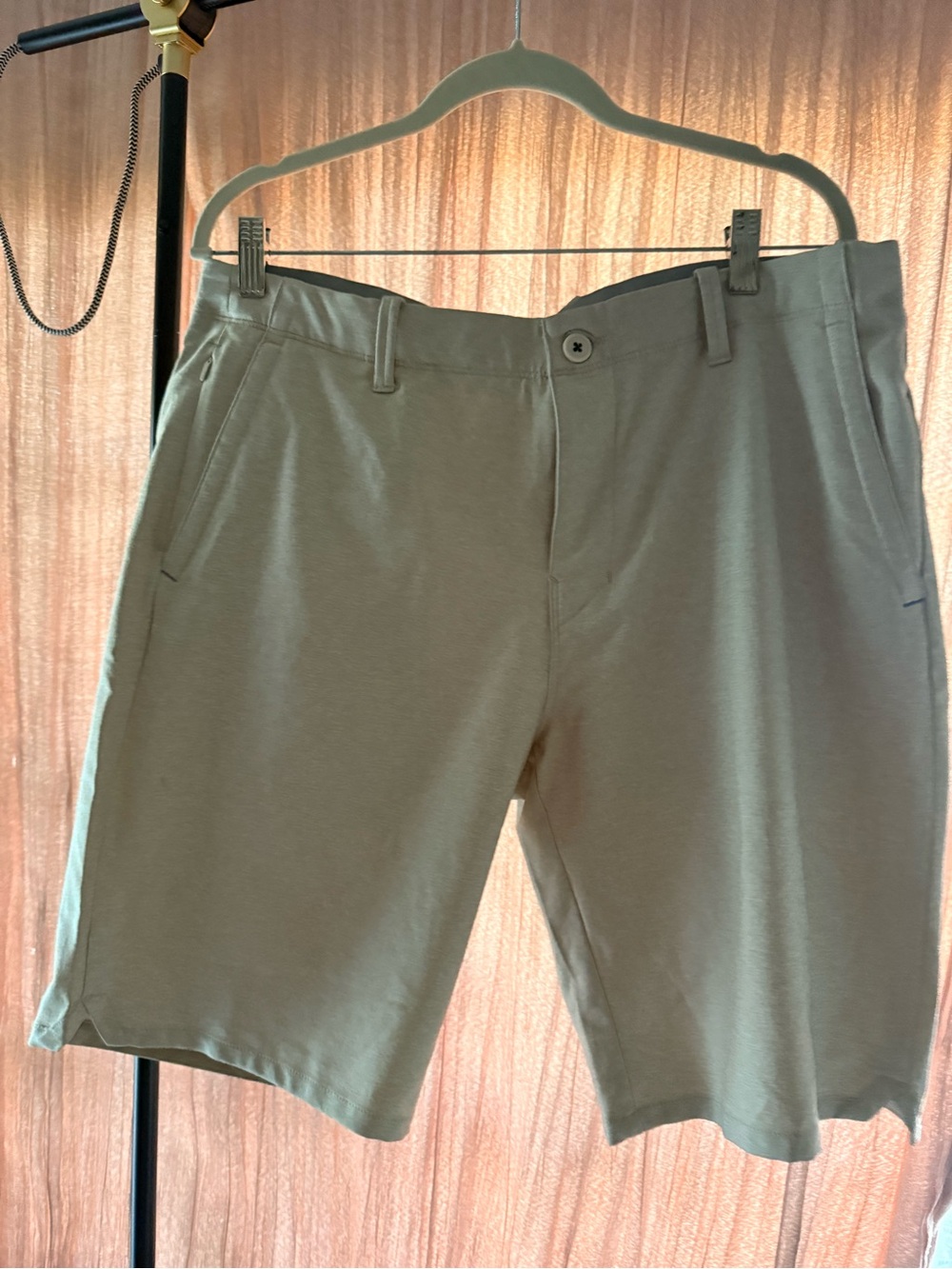 Tommy Bahama Mens Flat Front Performance Chino Shorts Beige Size 36